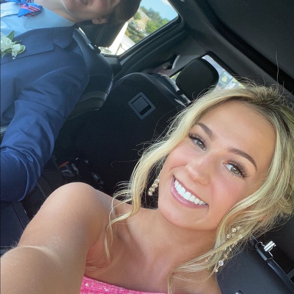 Meet your Posher, Julia - Picture 1 of 1